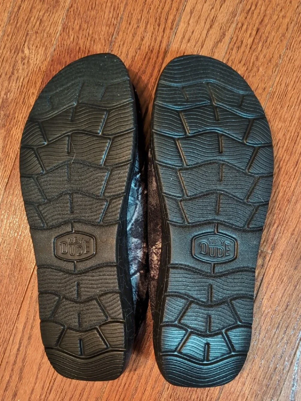 Hey Dude Jelly Roll Wally Comfy Slip-On Loafers Size 11 Black & Gray Tree Camo